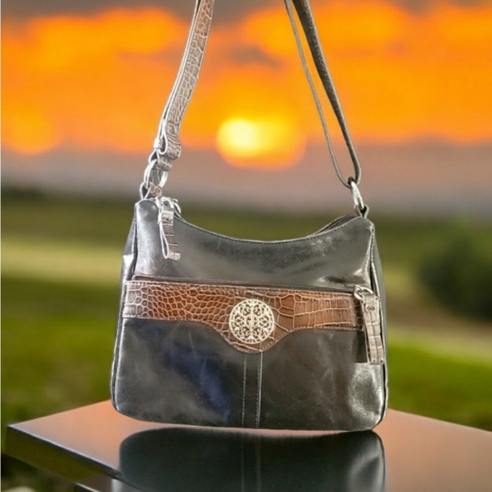 GIANI BERNINI GENUINE LEATHER BLACK/BROWN PURSE